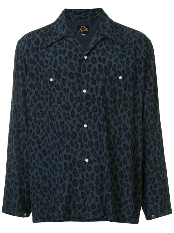 animal print collar shirt