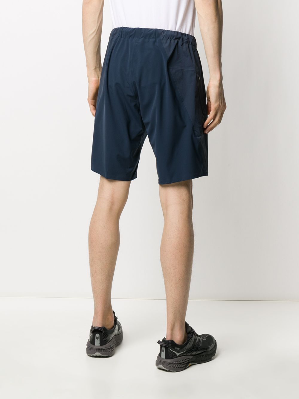 фото Veilance track shorts