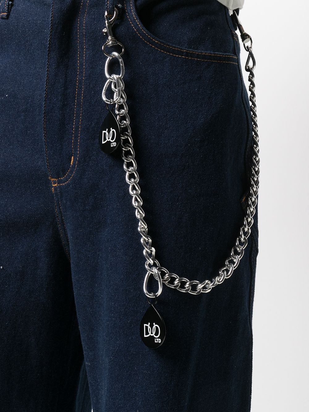 фото Duoltd широкие джинсы с цепочкой