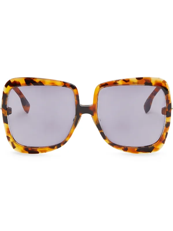 fendi promeneye