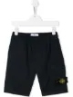 الصورة 1 من Stone Island Junior شورت كارغو بشارة شعار الماركة