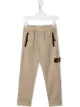 الصورة 1 من Stone Island Junior بنطال بجيب بسحاب وشارة شعار الماركة