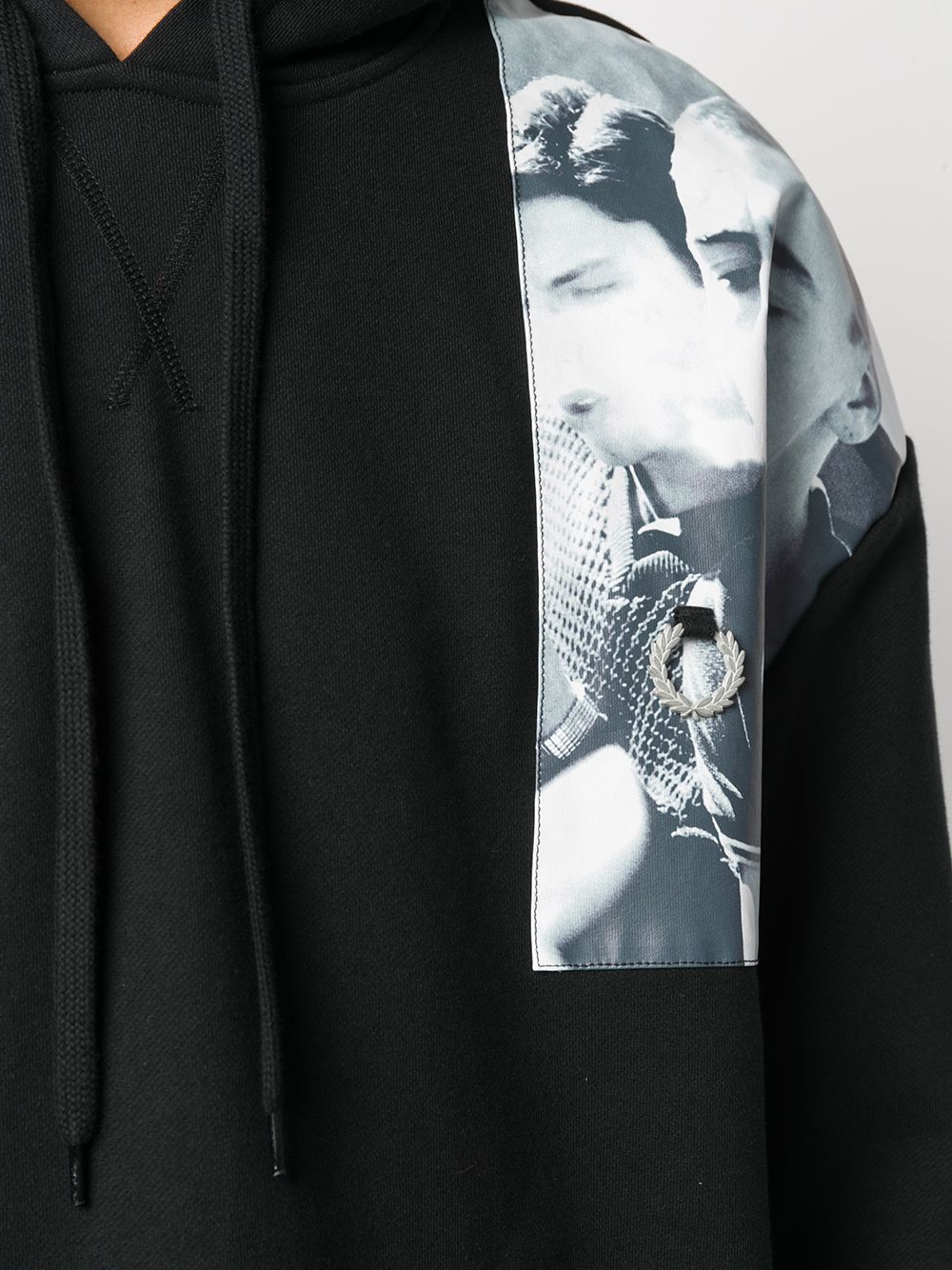 фото Raf simons x fred perry photo shoulder print hoodie