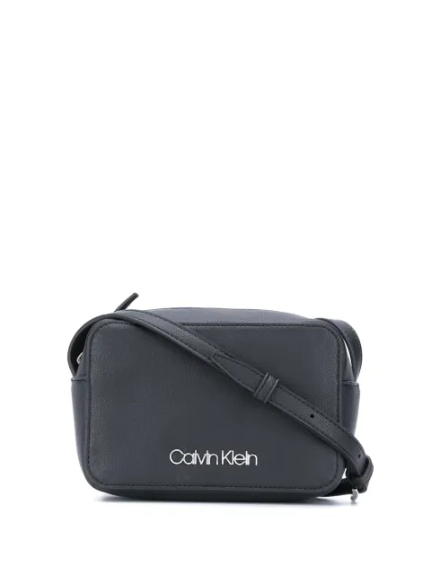 must crossbody calvin klein