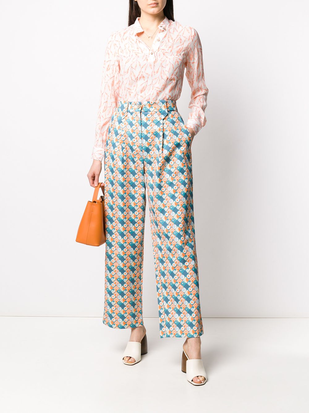 фото C’est la v.it abstract print high-waist trousers