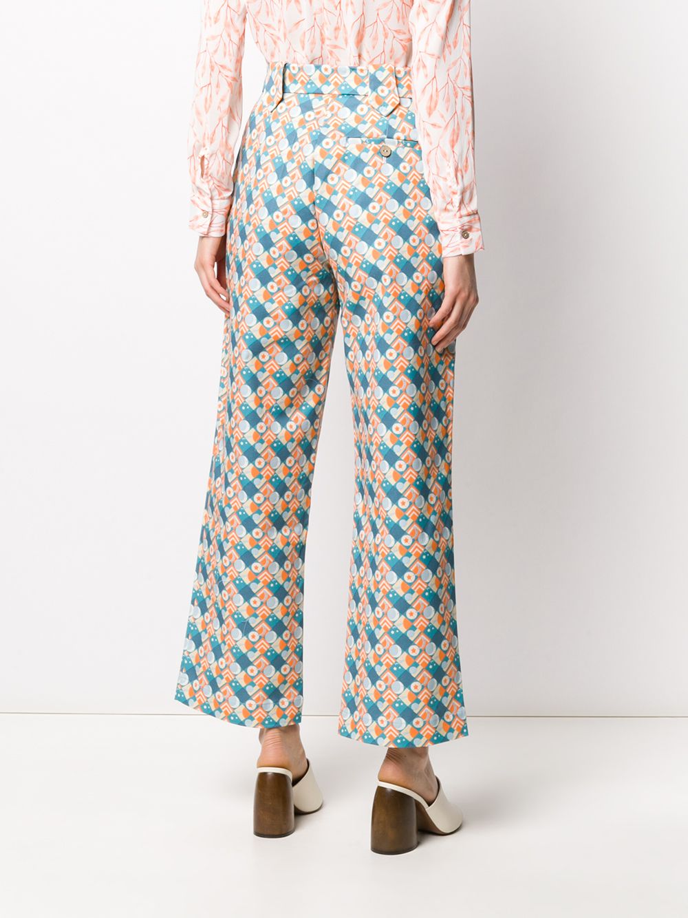 фото C’est la v.it abstract print high-waist trousers