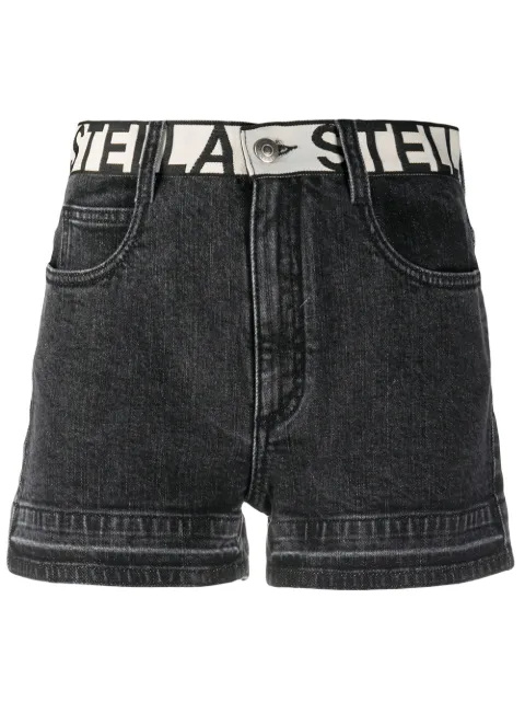 Stella McCartney shorts de mezclilla con logo en contraste