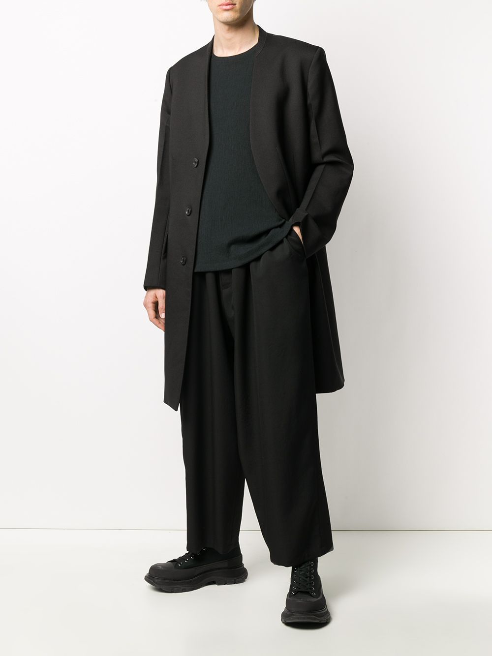 фото Yohji yamamoto брюки с завышенной талией и складками