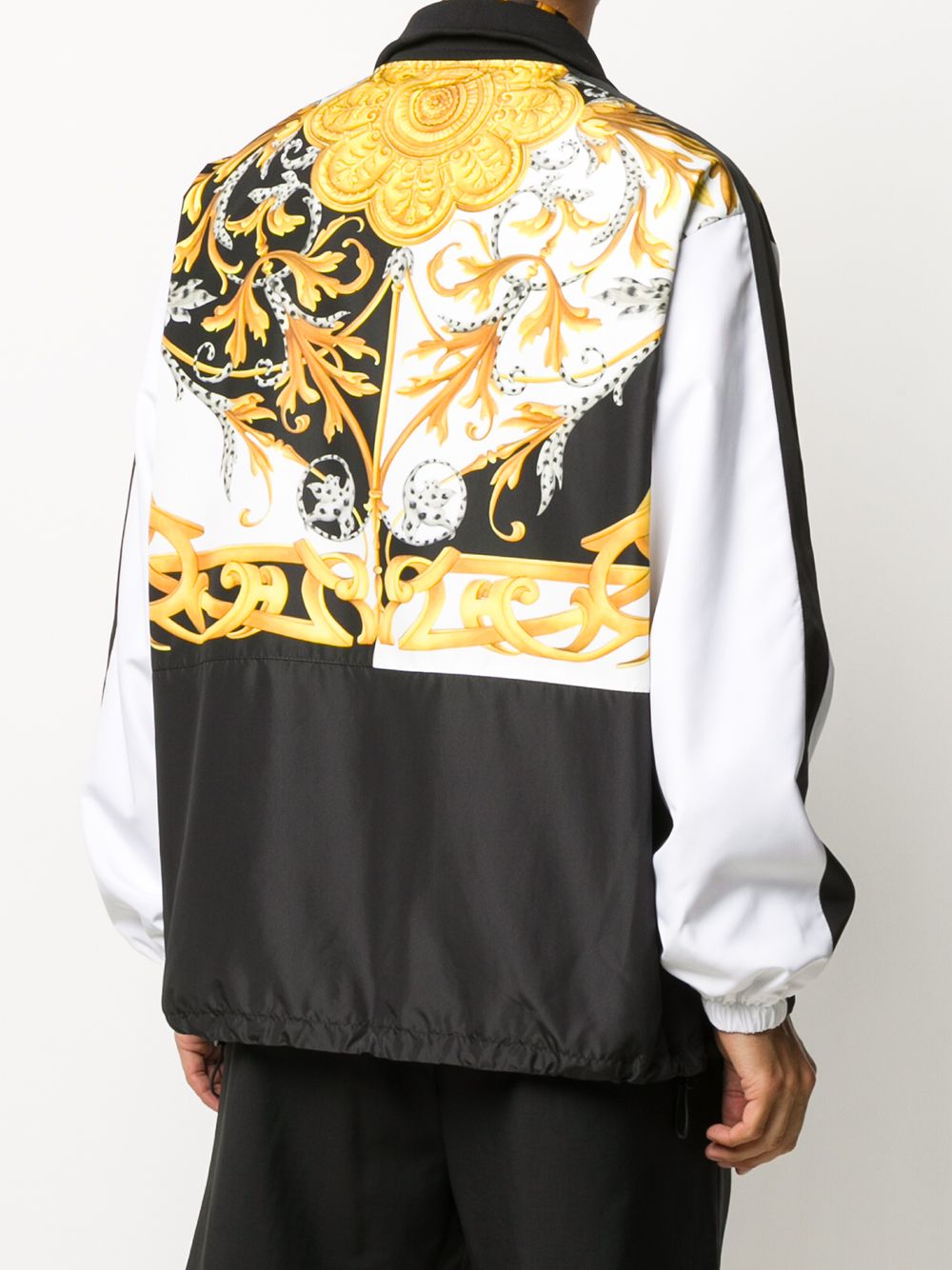 фото Versace куртка с принтом baroque