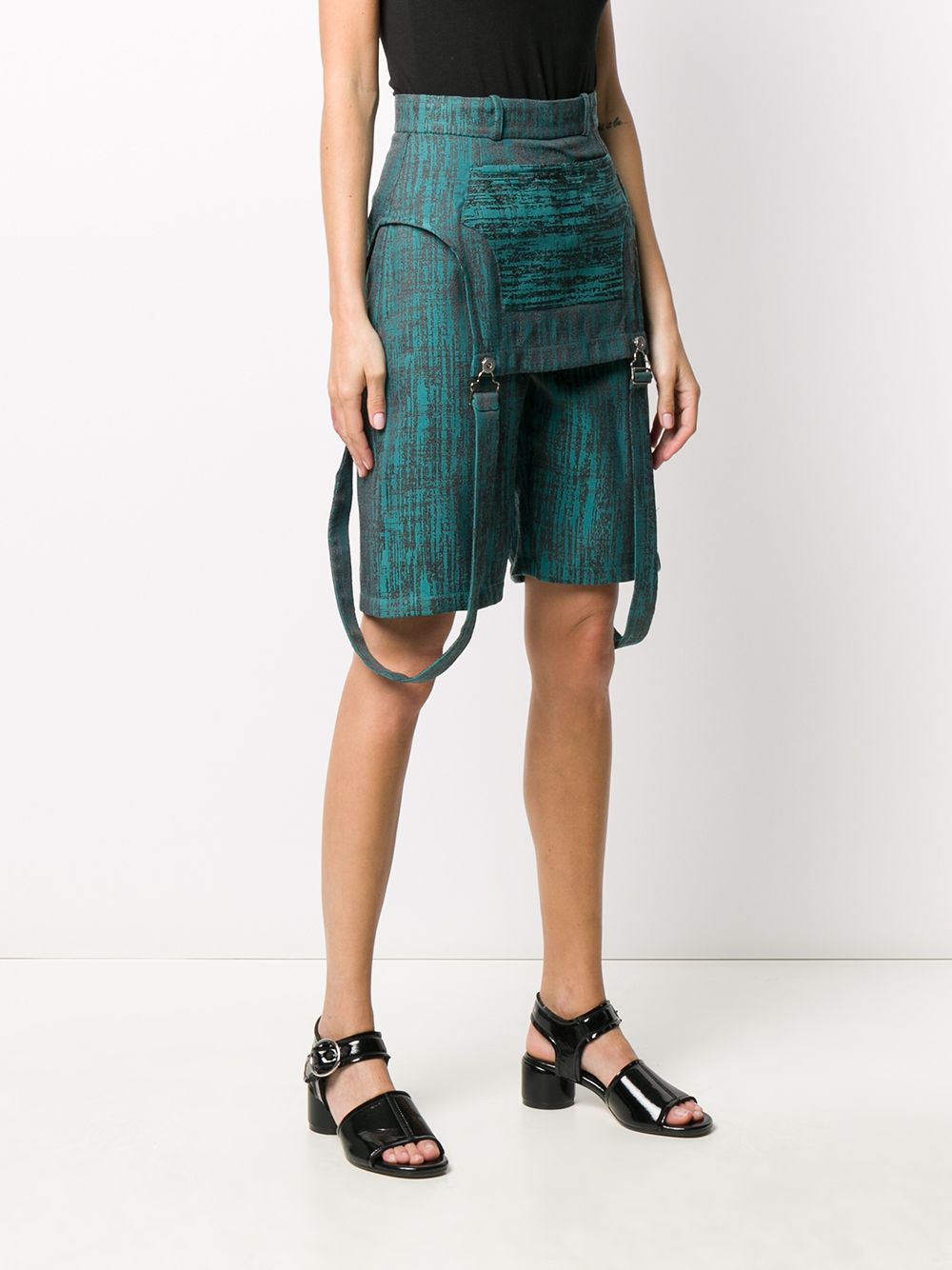 фото Thebe magugu patterned dungaree shorts