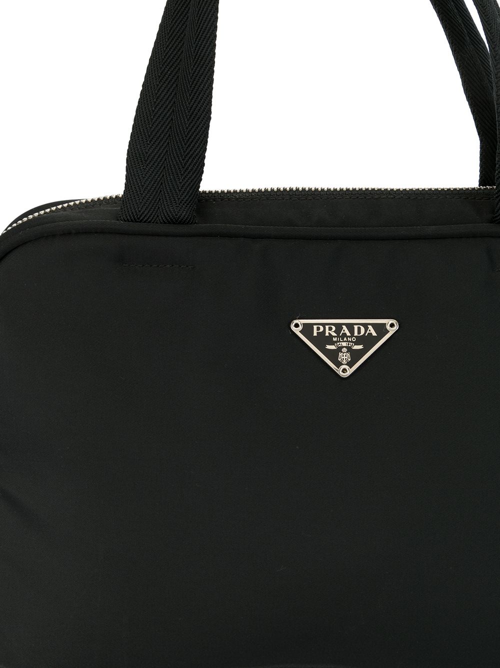 фото Prada pre-owned сумка-тоут с металлическим логотипом