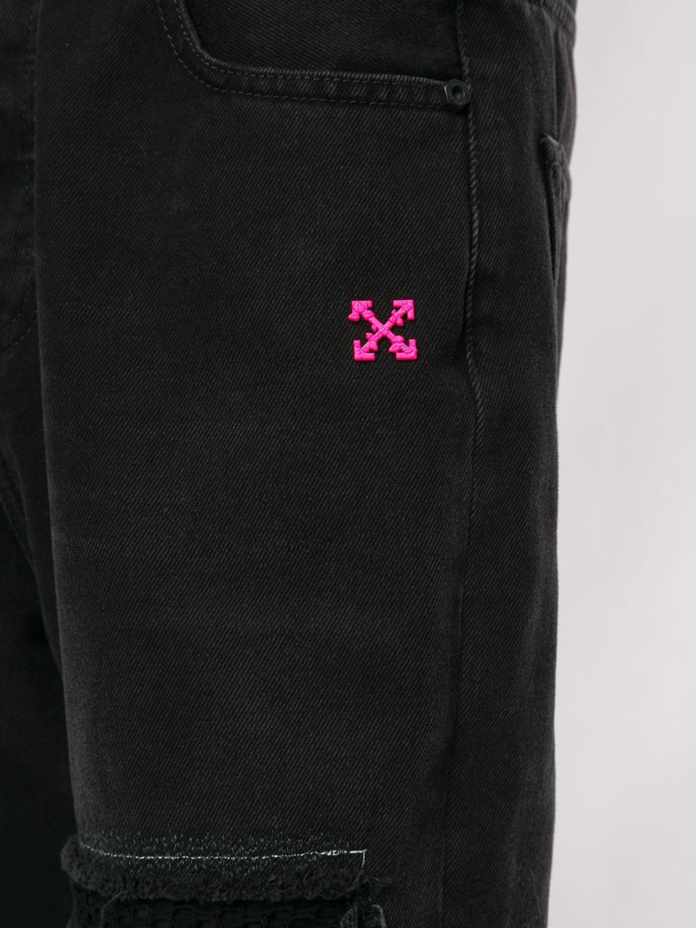 фото Off-white джинсы с прорезями и логотипом