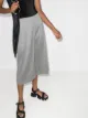 الصورة 2 من Pleats Please Issey Miyake بنطال قصير بكسرات
