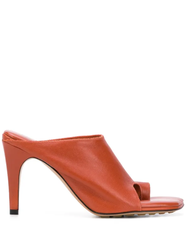 toe loop mules