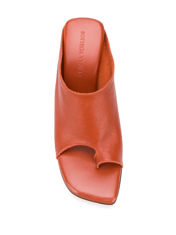 toe loop mules