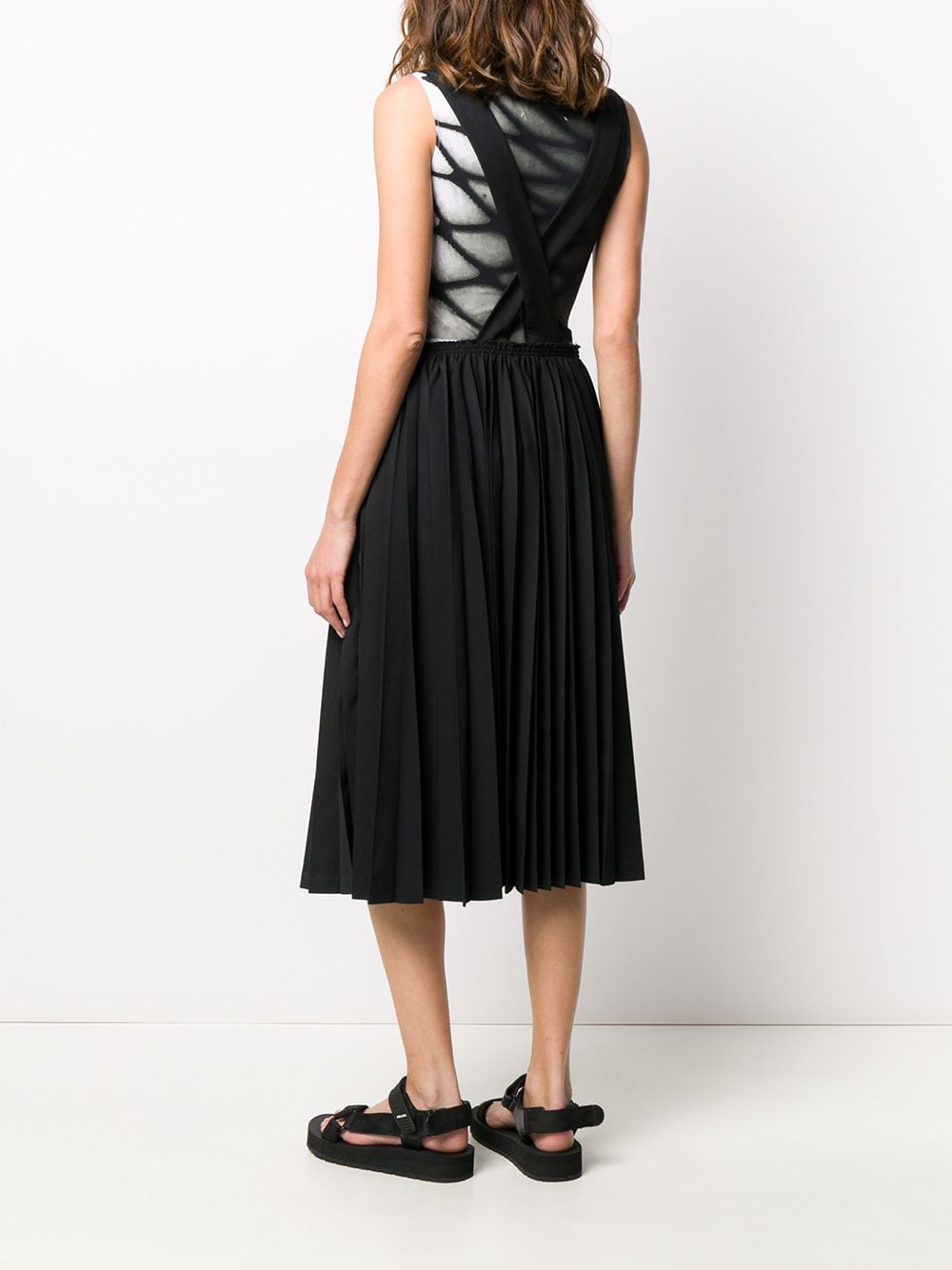 фото Comme des garçons black suspender-strap pleated skirt