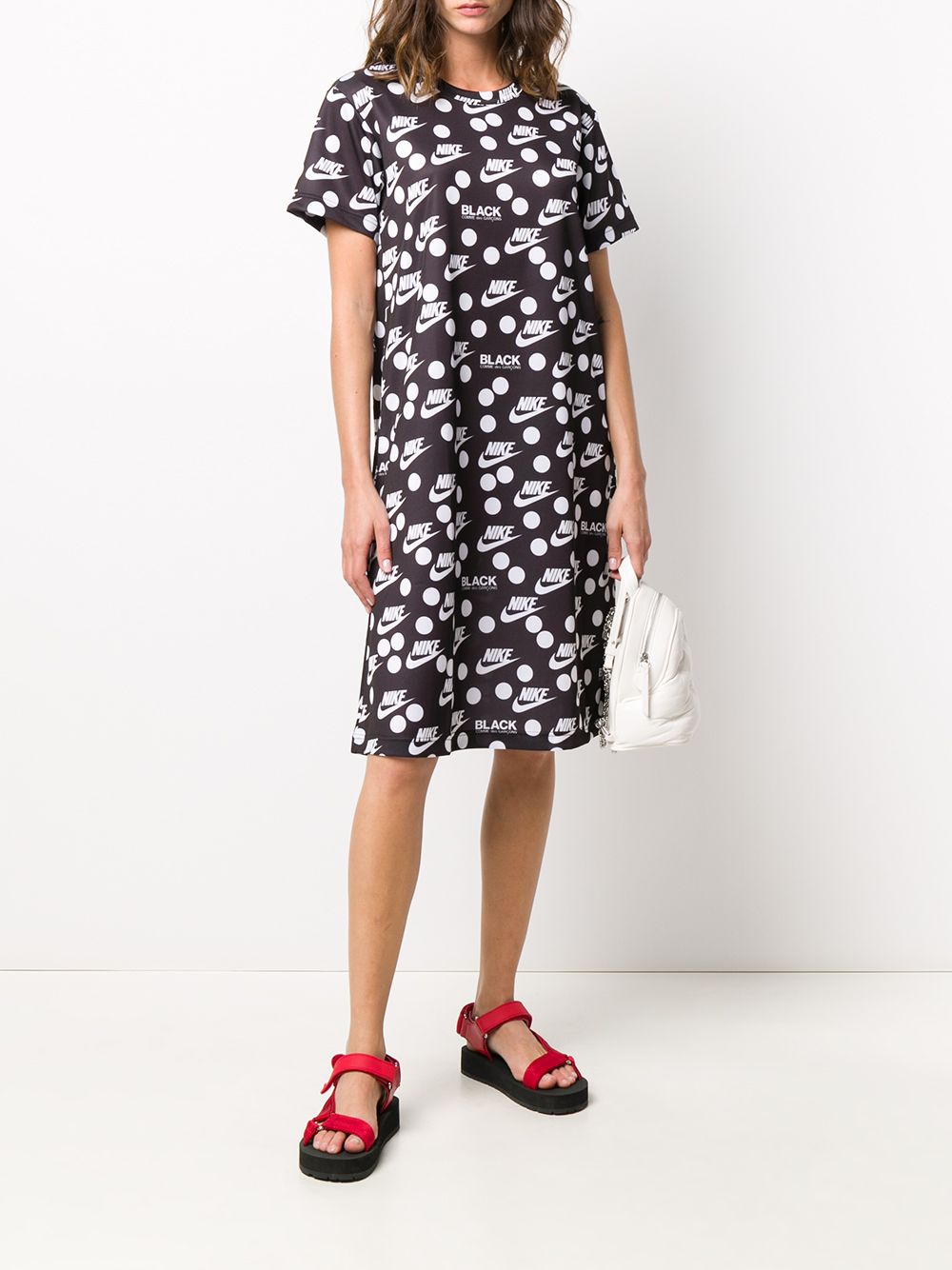 фото Comme des garçons black x nike swoosh dot-print t-shirt dress