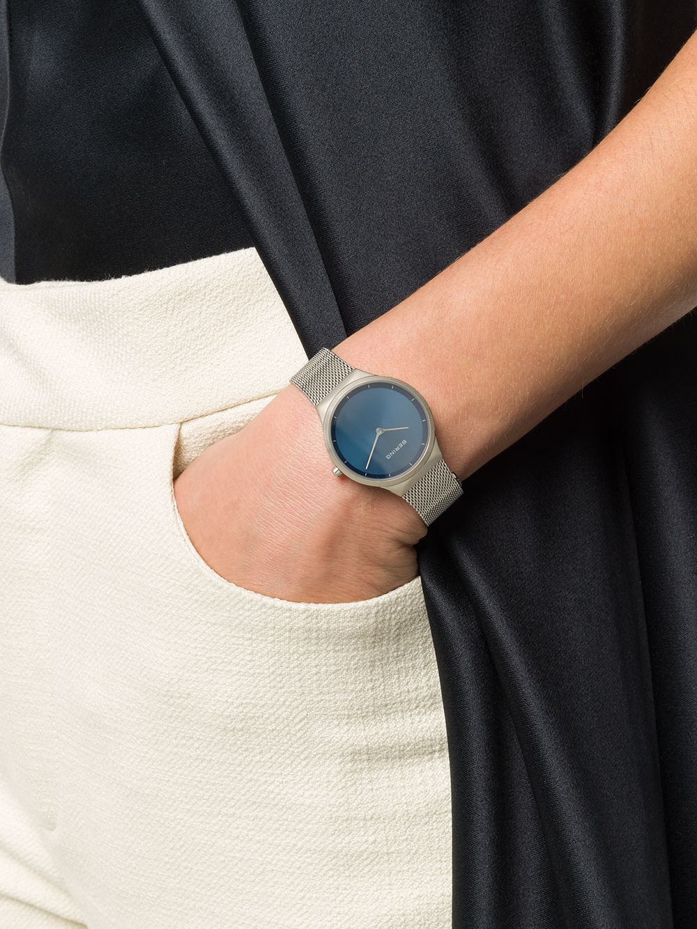 фото Bering наручные часы с миланским браслетом