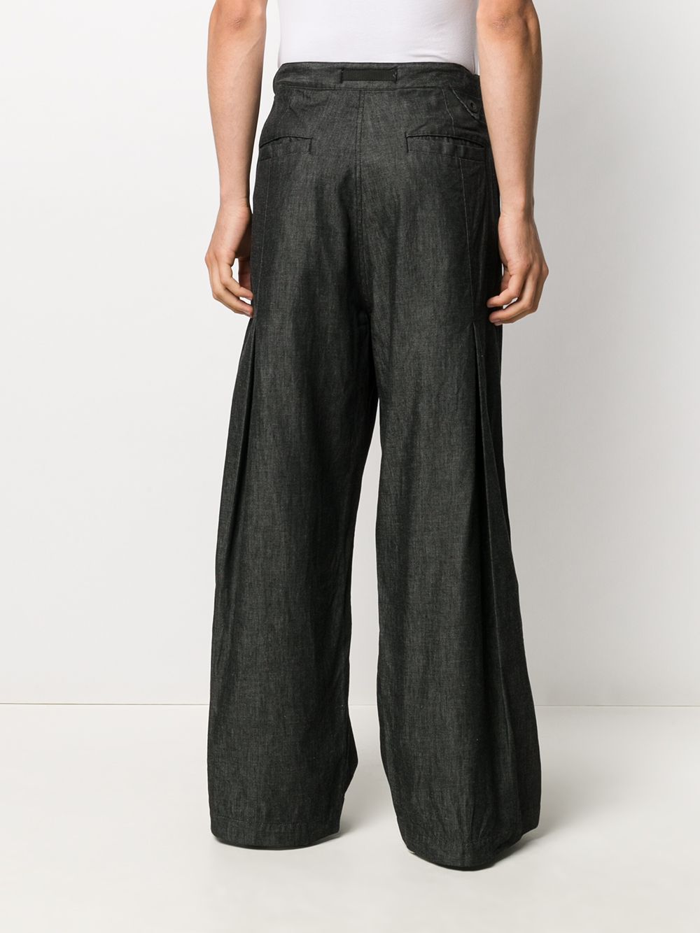 фото White mountaineering wide-leg flared jeans