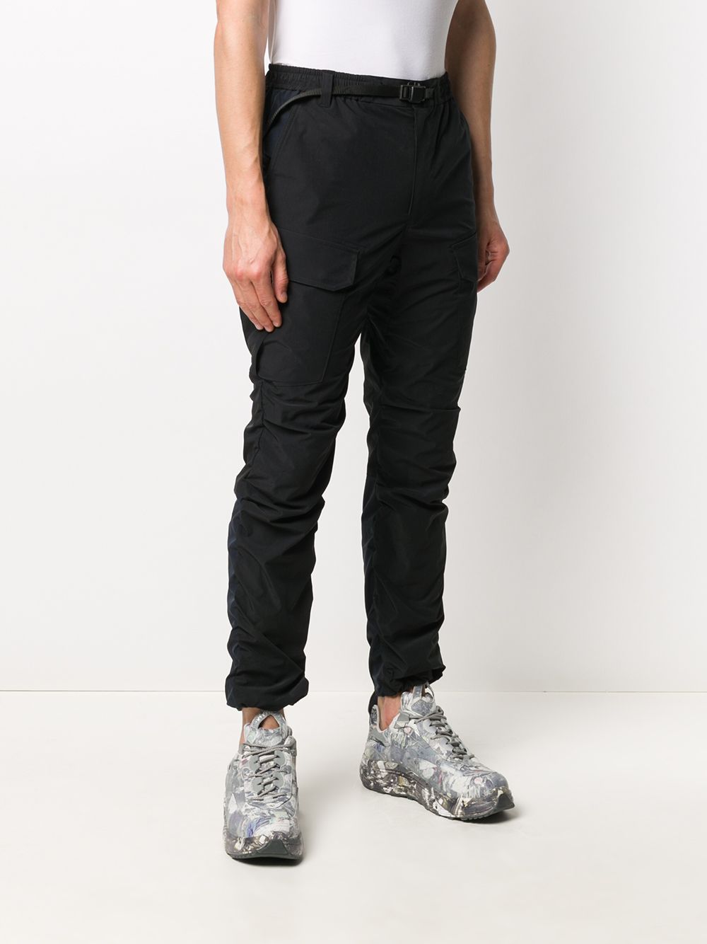 фото White mountaineering slim-fit shirring trousers