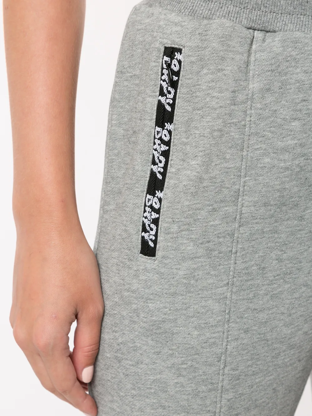 фото Bapy by *a bathing ape® декорированные спортивные брюки