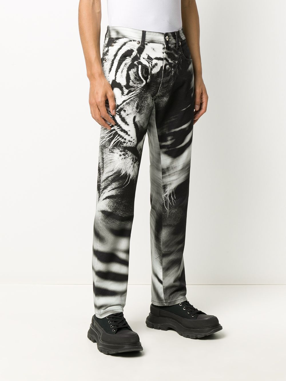 фото Roberto cavalli прямые джинсы с тигровым принтом