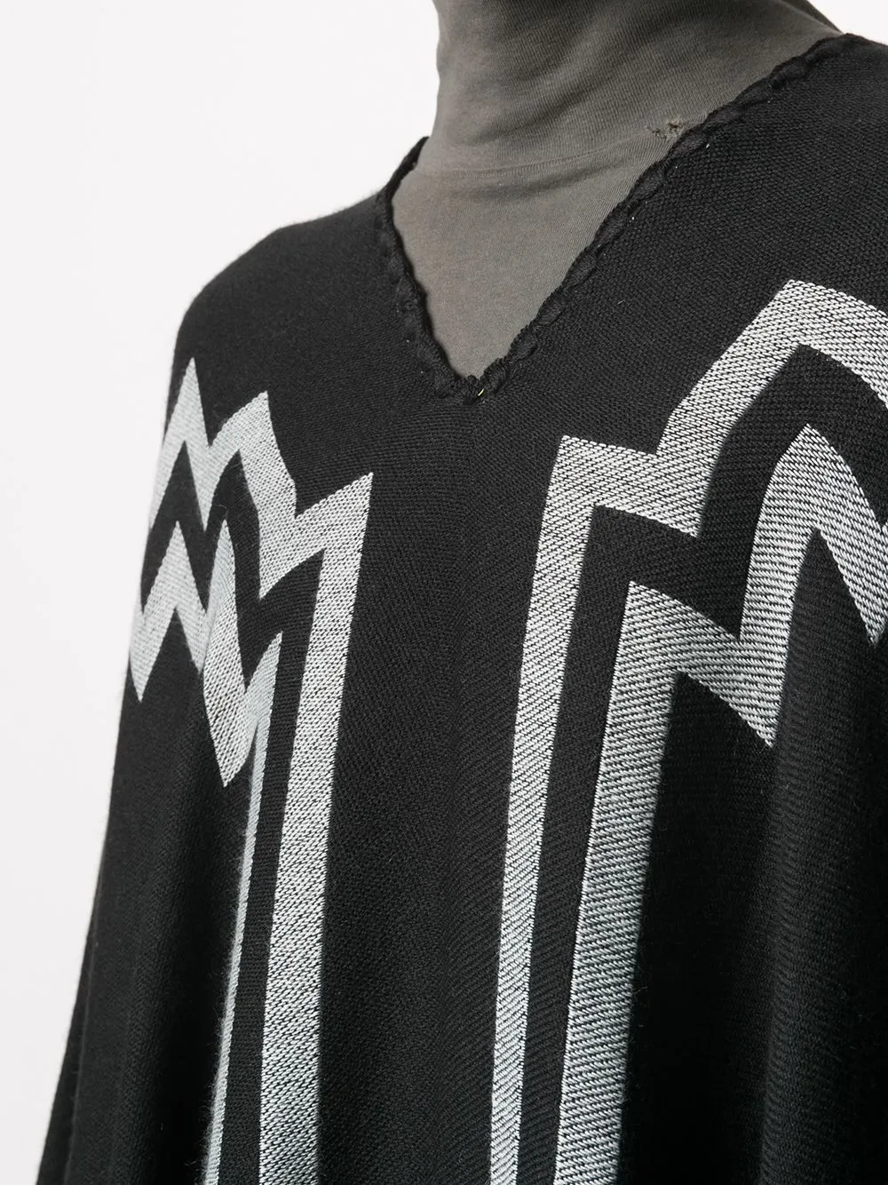 COUNTY OF MILAN Poncho met franje 1001 BLACK WHITE