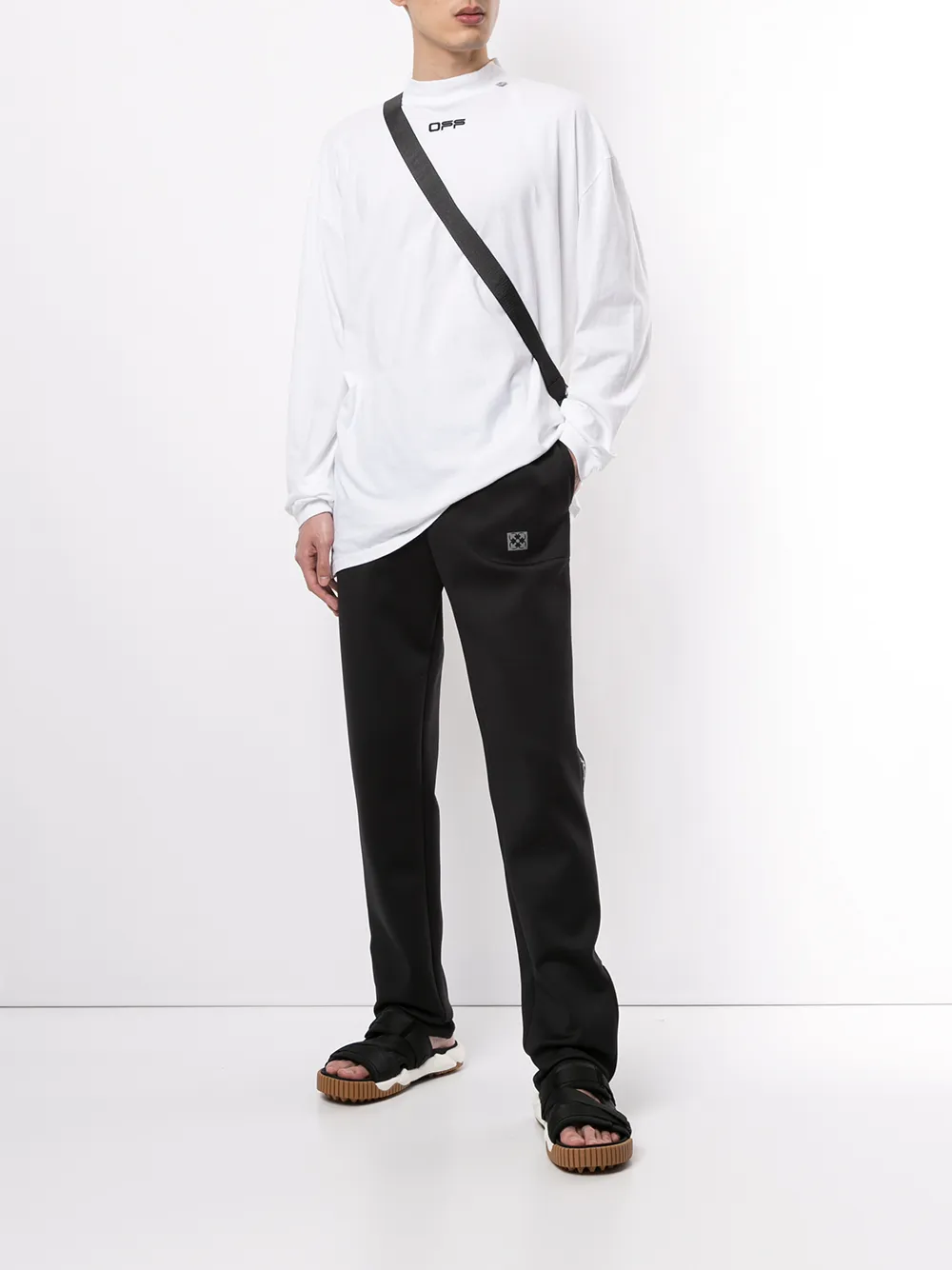 фото Off-white футболка с воротником-воронкой и логотипом