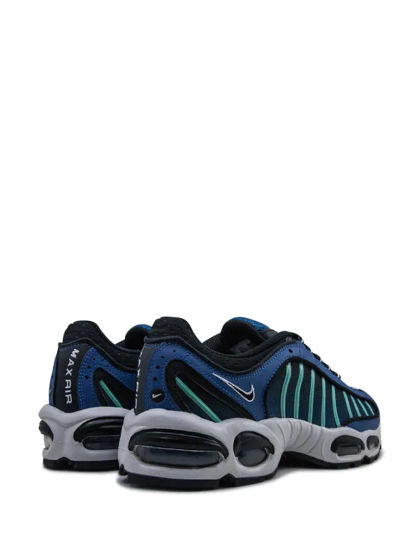 nike tailwind 4 outfit