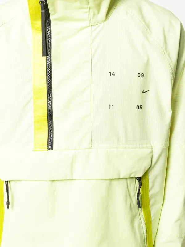 nike sports tech pack