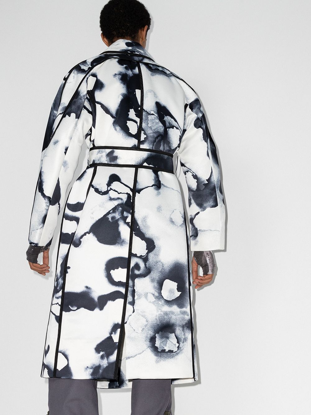 фото Pronounce burnt edge print trench coat