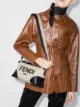 الصورة 2 من Fendi شنطة كروس بطبعة شعار الماركة