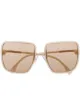 الصورة 1 من Fendi Eyewear نظارة شمسية بإطار مربع كبير