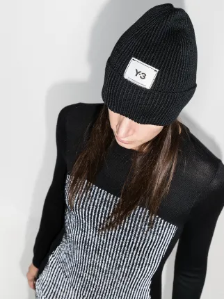 logo ribbed knit beanie hat展示图