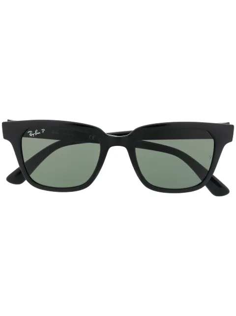 Ray-Ban نظارة شمس بإطار وايفارير مربع