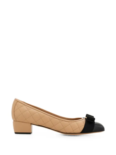 Ferragamo zapatillas Vara con piel capitonada