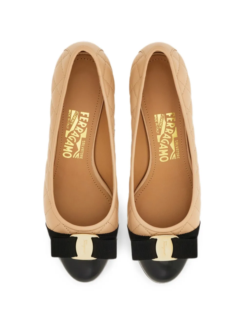 Ferragamo Vara gewatteerde leren pumps Beige