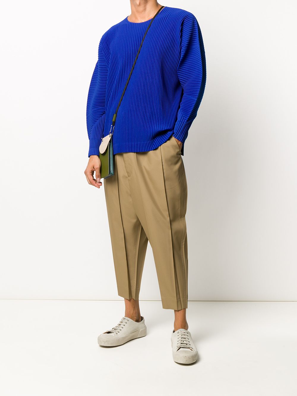 фото Issey miyake men loose-fit pleated tapered trousers