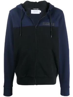 جاهز استعد تخفيضات على هوديز Calvin Klein من Tops Lithuania على Farfetch