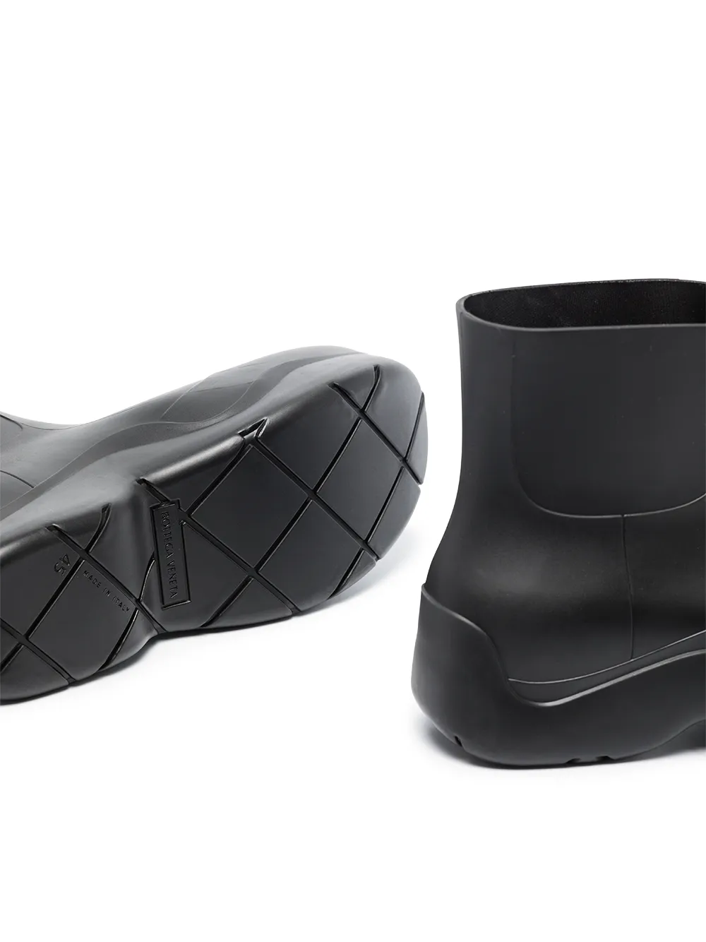 الصورة 2 من Bottega Veneta بوت كاحل 'بادل'