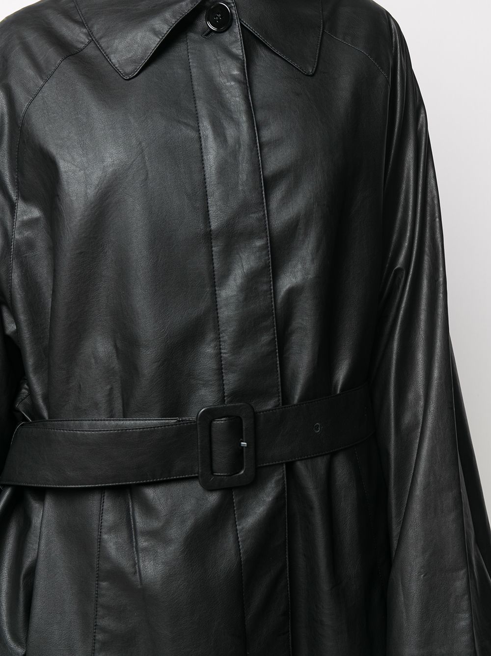 фото Mm6 maison margiela пальто из искусственной кожи с поясом