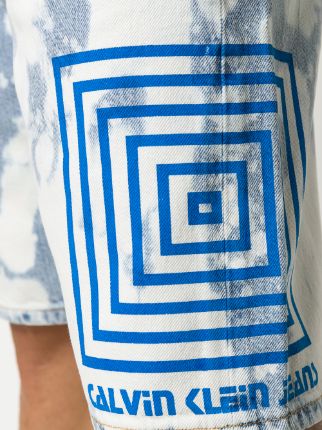 graphic-print tie-dye shorts展示图