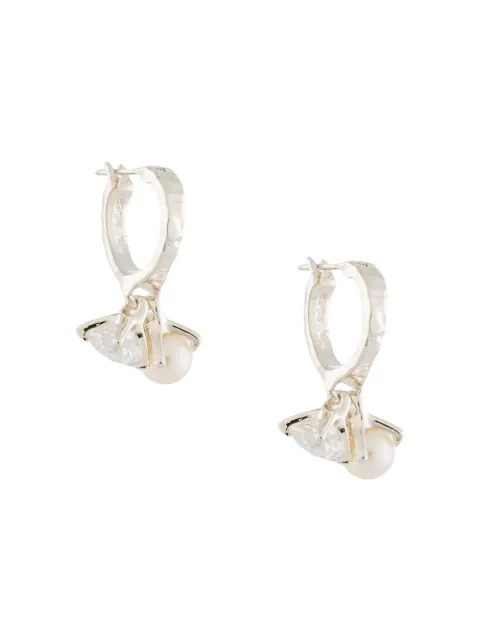 E.M. hanging pearl earrings