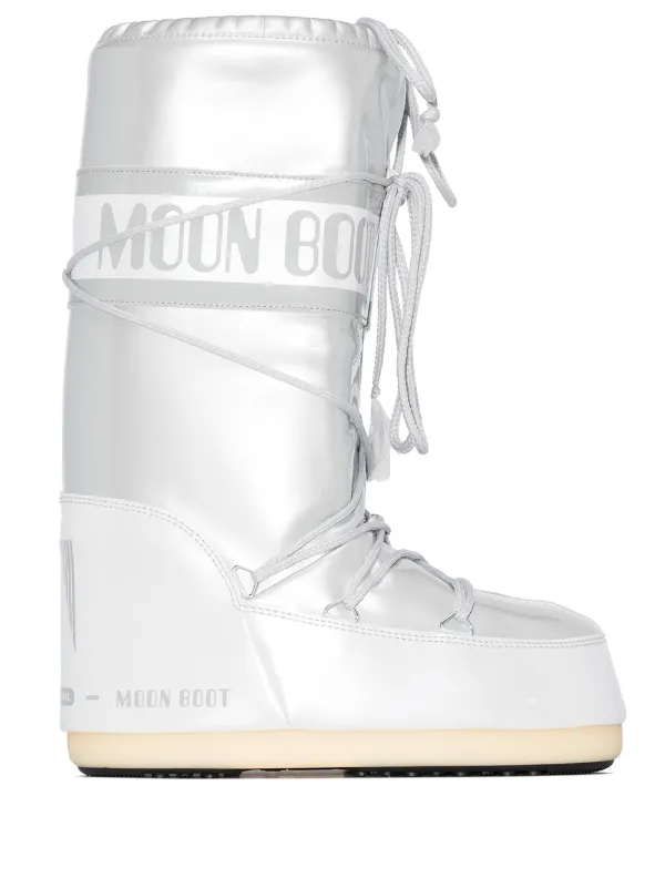 white moon boots