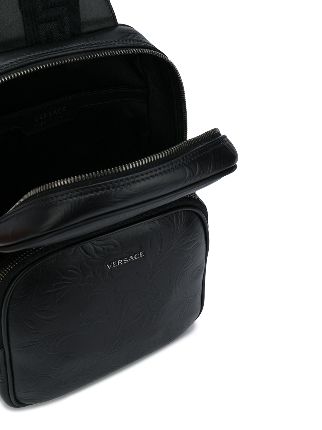 Barocco-embossed single-strap backpack展示图