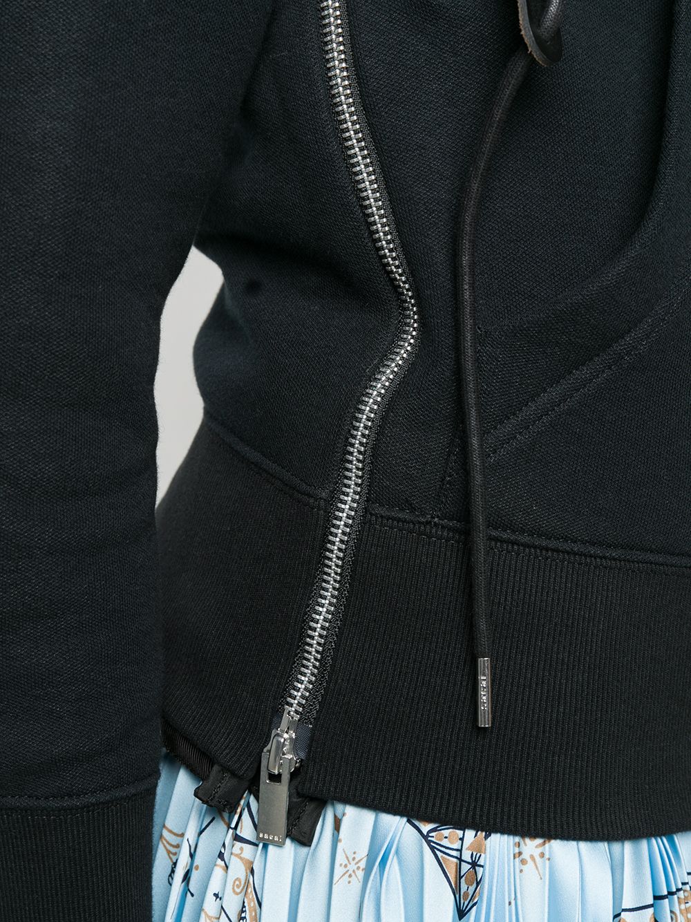 фото Sacai zip-front expansion panel hoodie