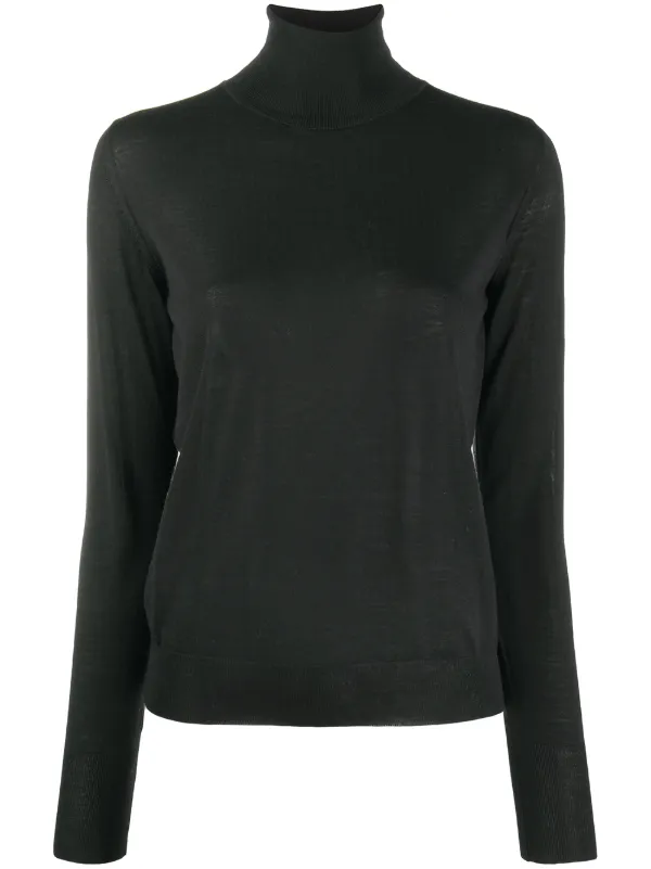 black jumper plain