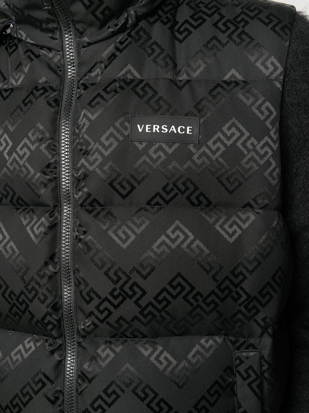 фото Versace дутый жилет