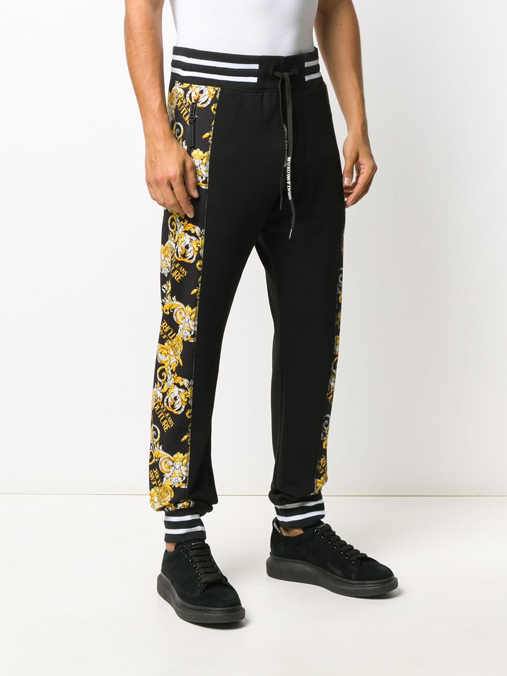 фото Versace jeans couture спортивные брюки с логотипом