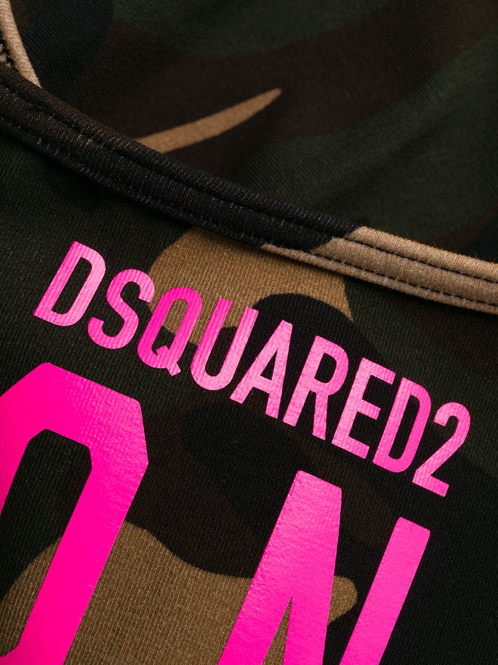 фото Dsquared2 спортивный бюстгальтер с логотипом и камуфляжным принтом